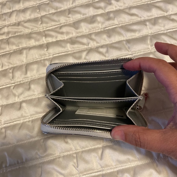 Authentic Louis Vuitton Mirror Zippy Coin Purse - Picture 3 of 3